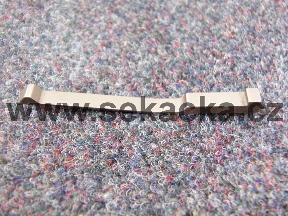 (22) Jazýček převodovky 6+1